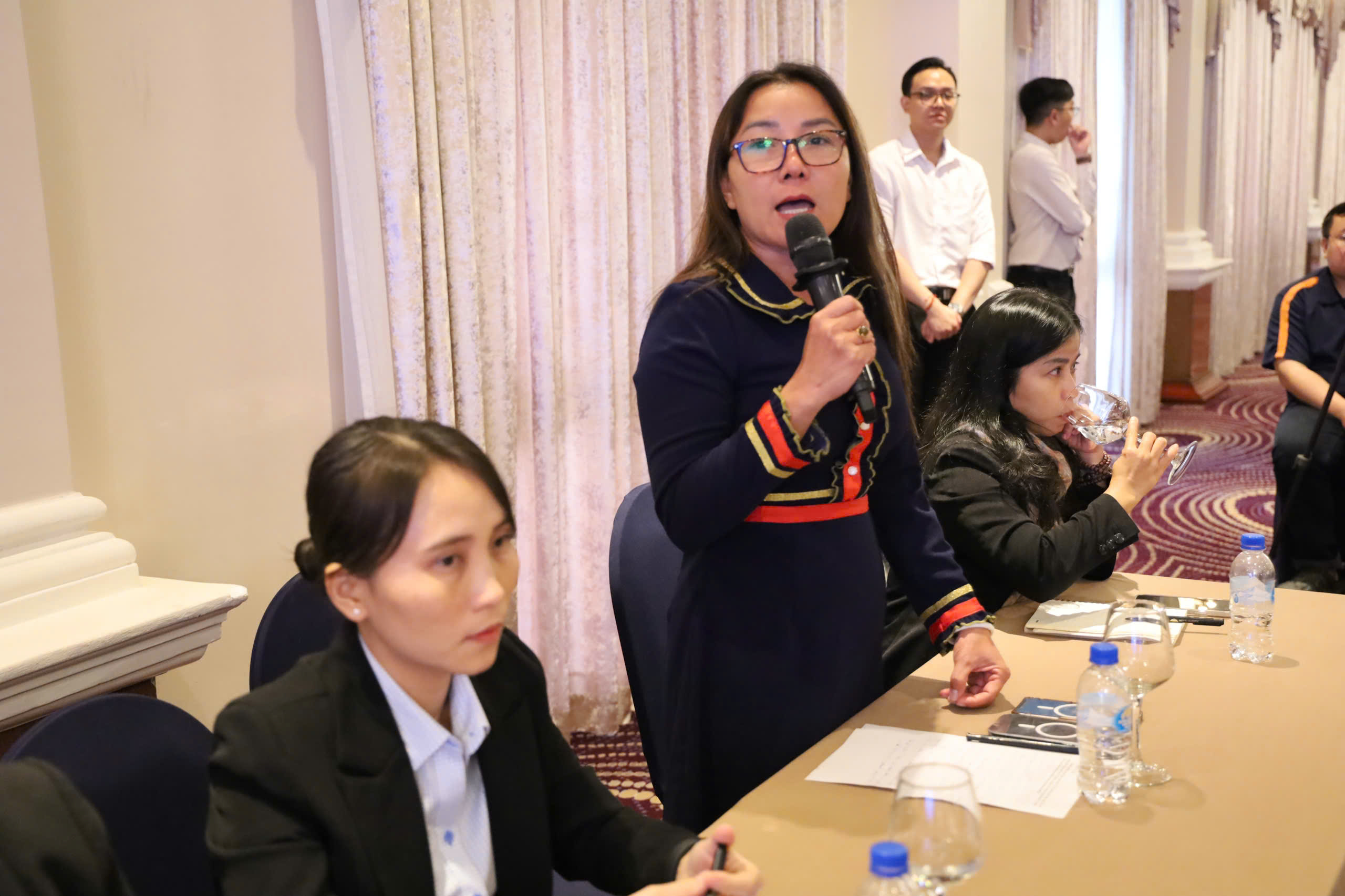 胡志明市缺乏码头，旅游企业抱怨‘有船无码头，船知道去哪里？’