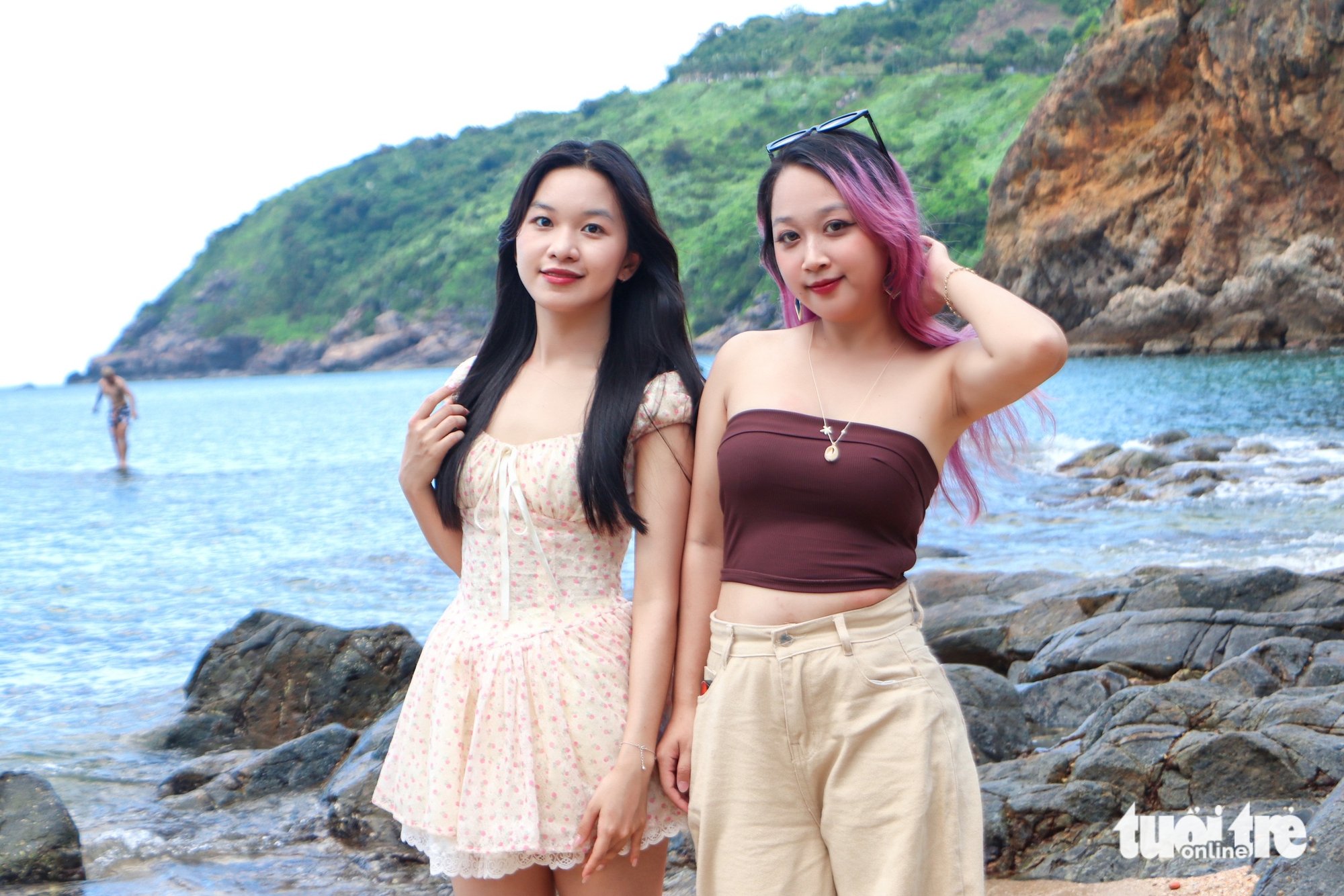 穿越森林到达岘港如画般的海滩