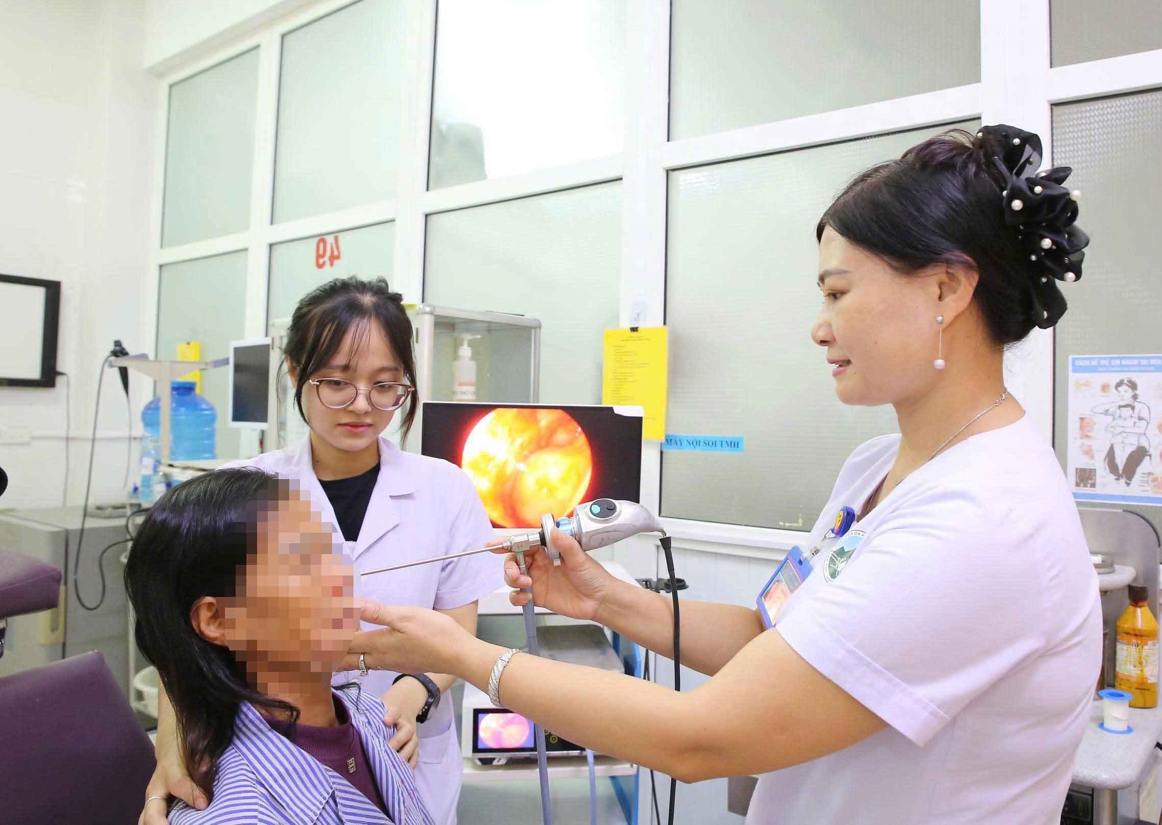 60岁女性患者鼻窦内发现7条蛆虫的恐怖发现