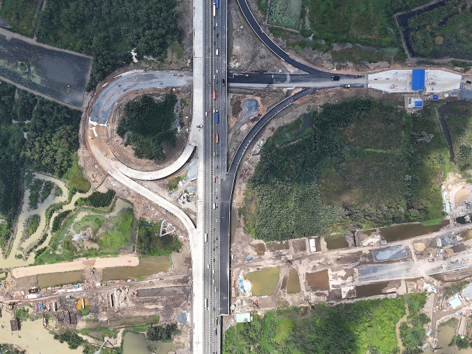胡志明市开通临时道路连接龙城高速与仁泽桥