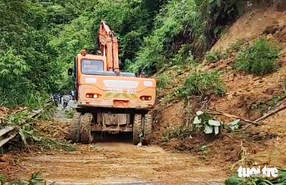 大雨再次导致7号国道滑坡，乂安省政府建议救援队伍暂停通行