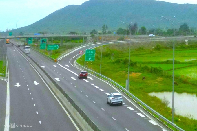 永好-潘切高速公路上有争议的车道线修改