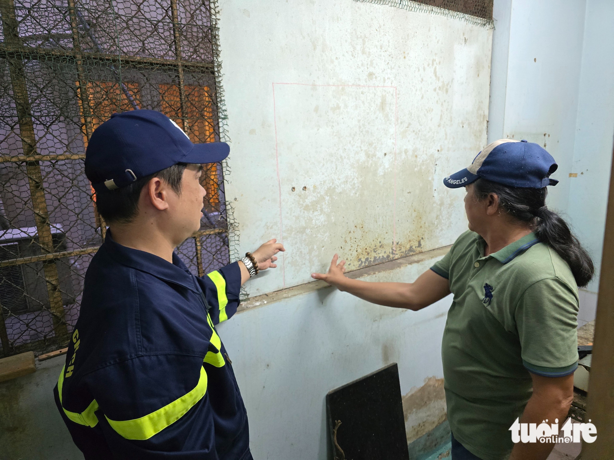 拆除胡志明市的'老虎笼'：居民听完解释后惊恐万分，立即全力拆除