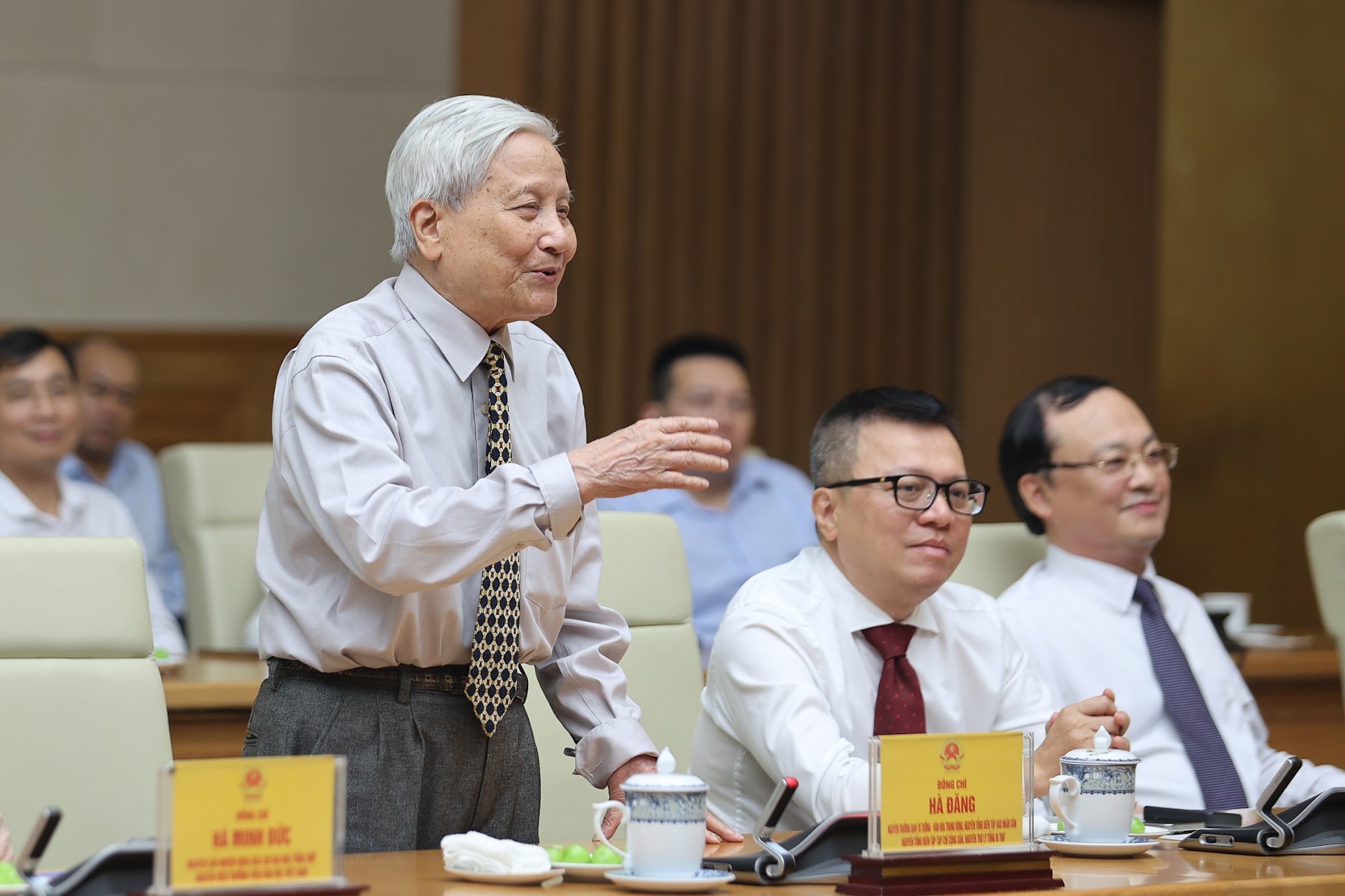 总理要求制定政府关于向媒体订购的决议
