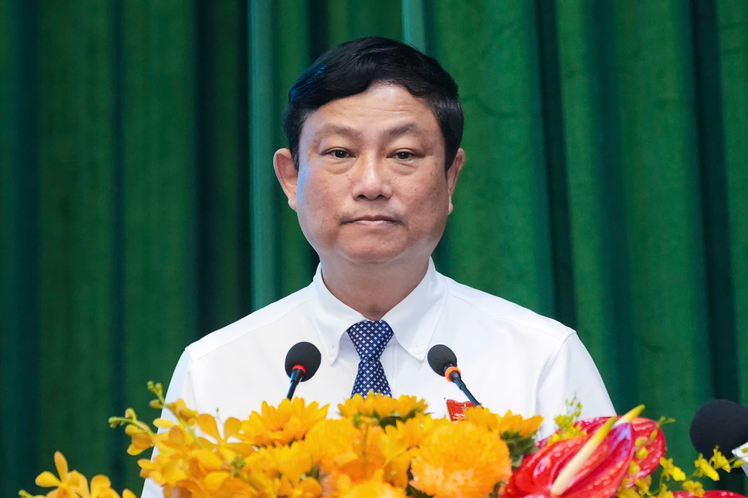 胡志明市人民议会合并后首次会议，完善胡志明市人民委员会人事
