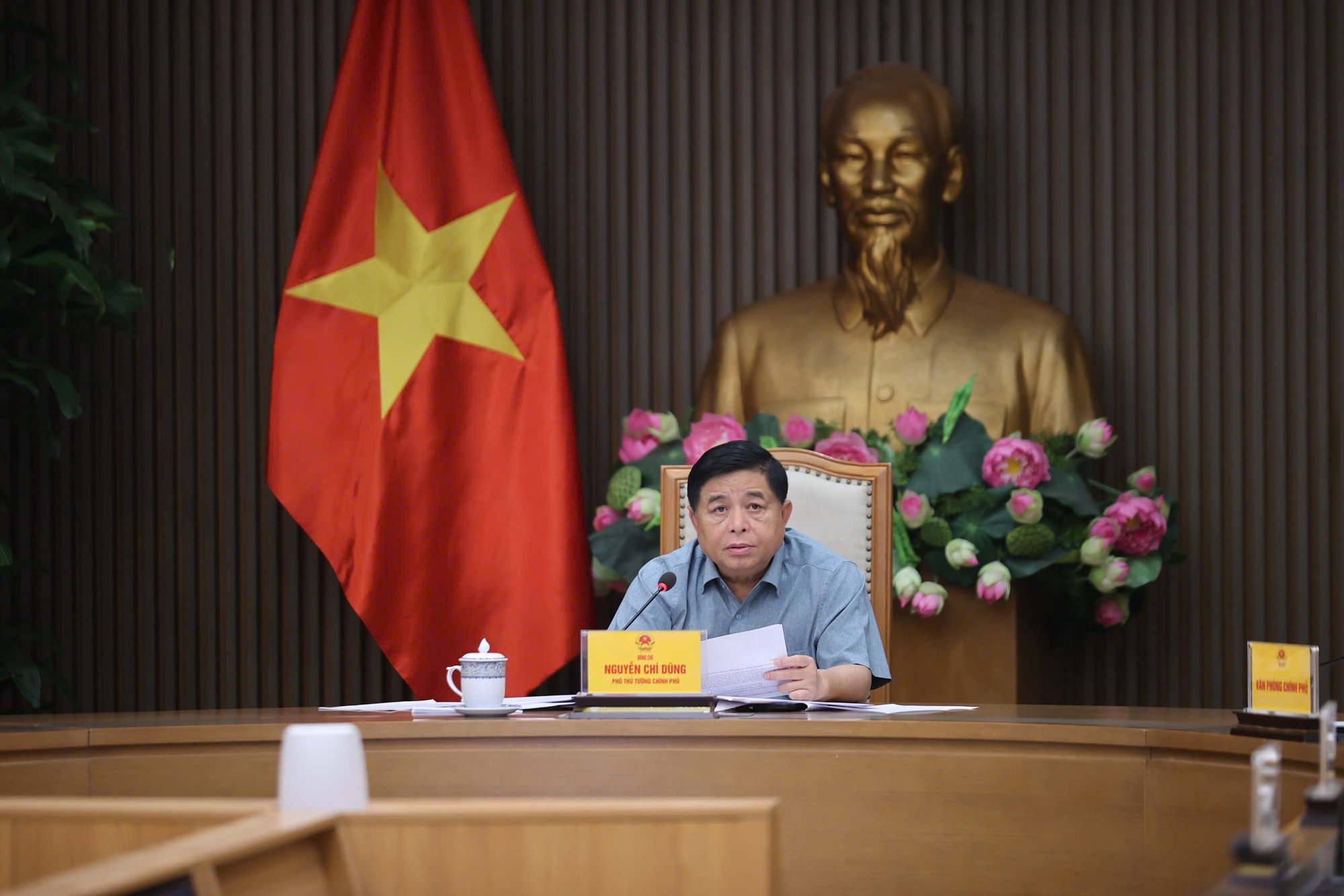 副总理：许多在线公共服务仍要求民众重新提交文件