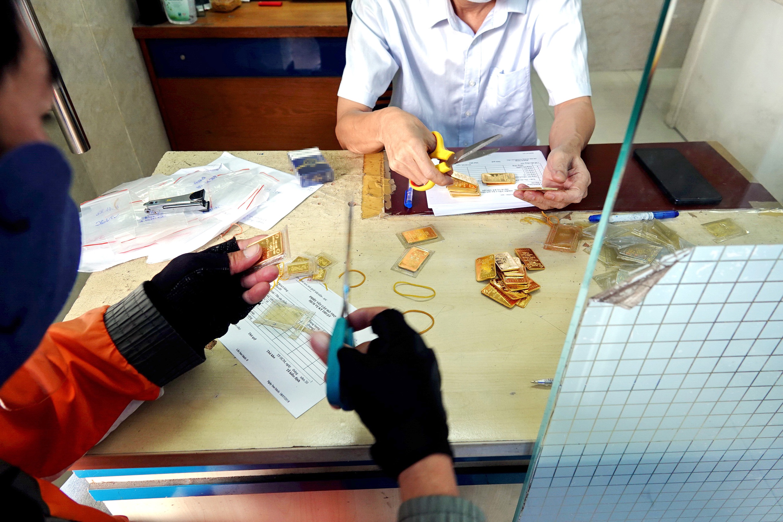 取消金条垄断：稳定黄金市场