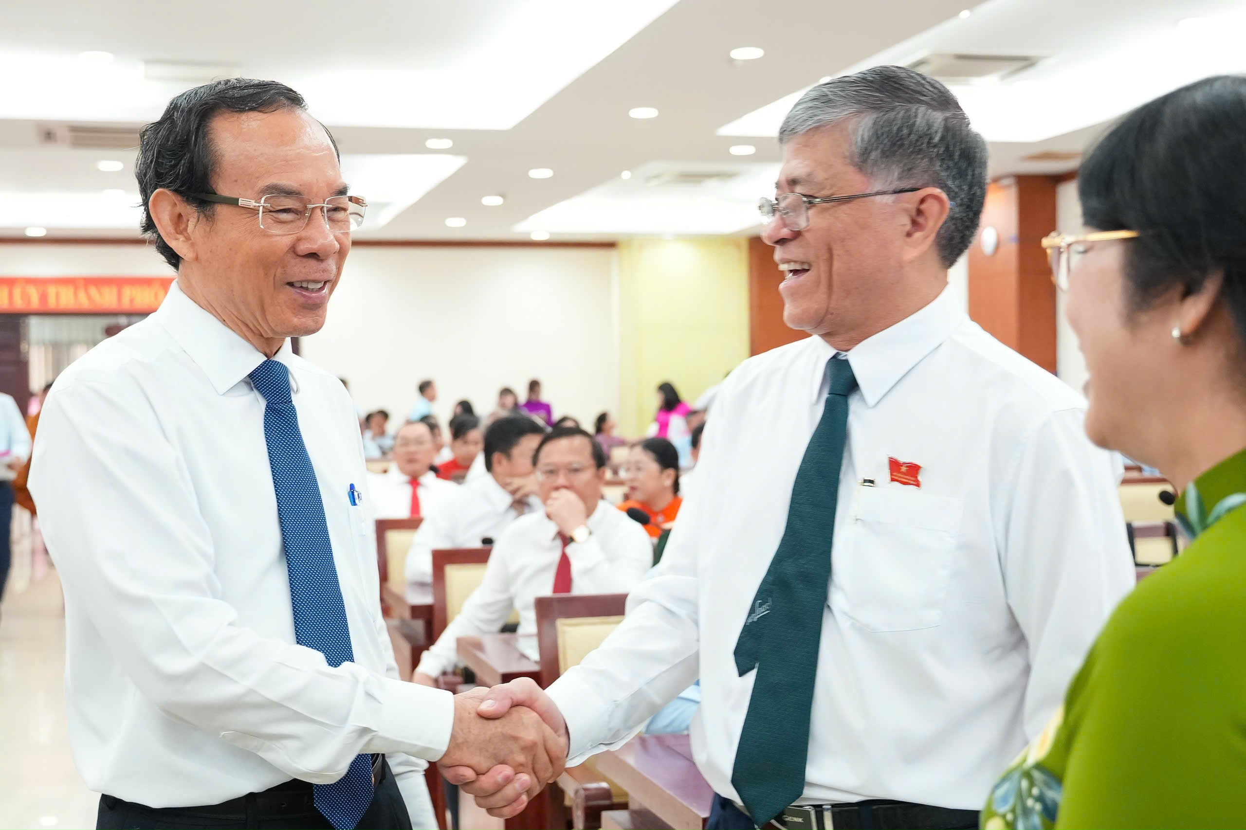 胡志明市人民议会主席：'对政府贴近和服务人民的信任和希望日益增强'