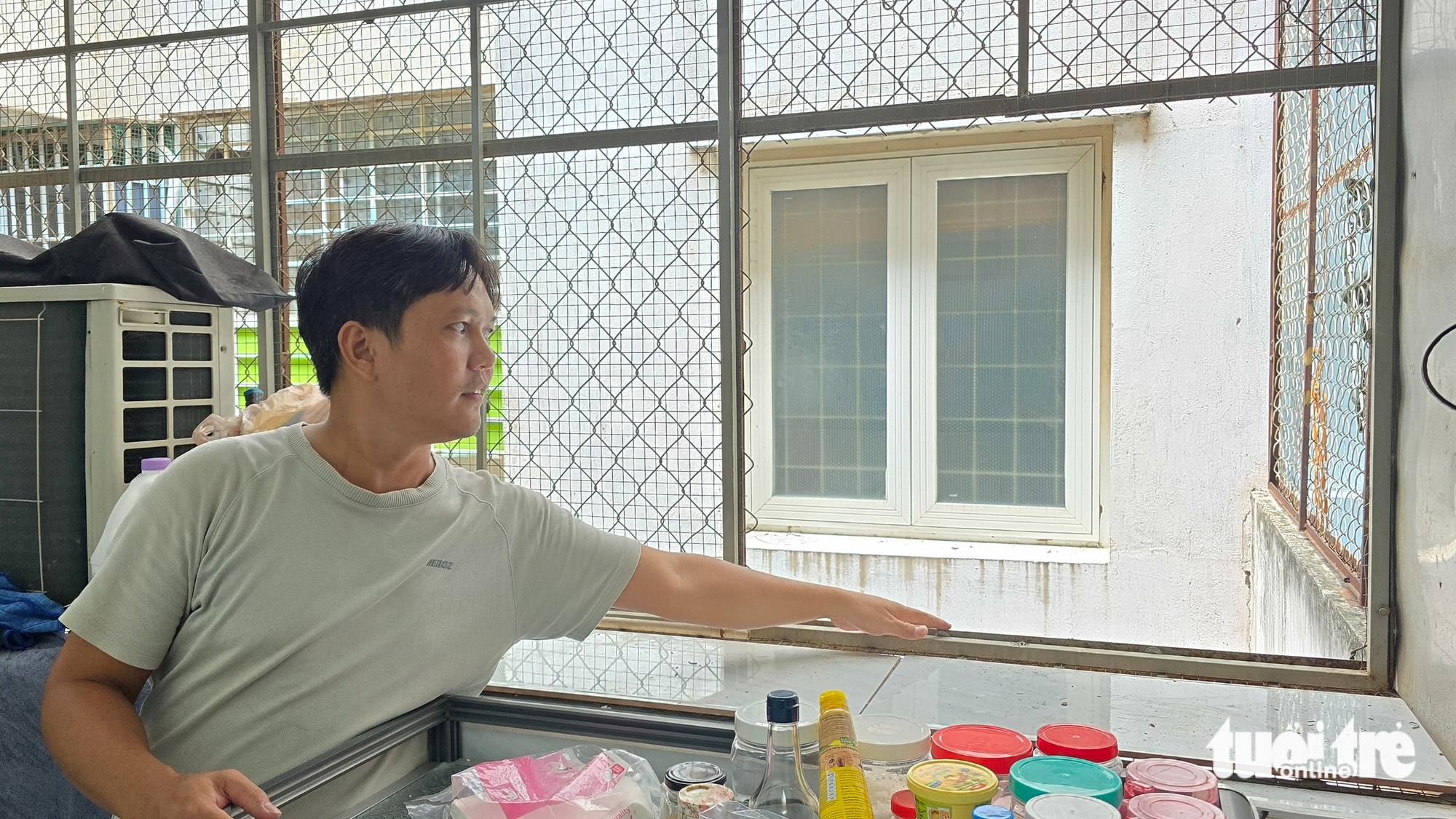 拆除胡志明市的'老虎笼'：居民听完解释后惊恐万分，立即全力拆除